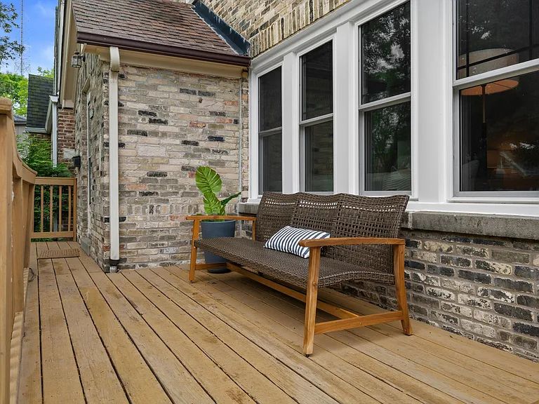 1512 E Olive St — Photo 30