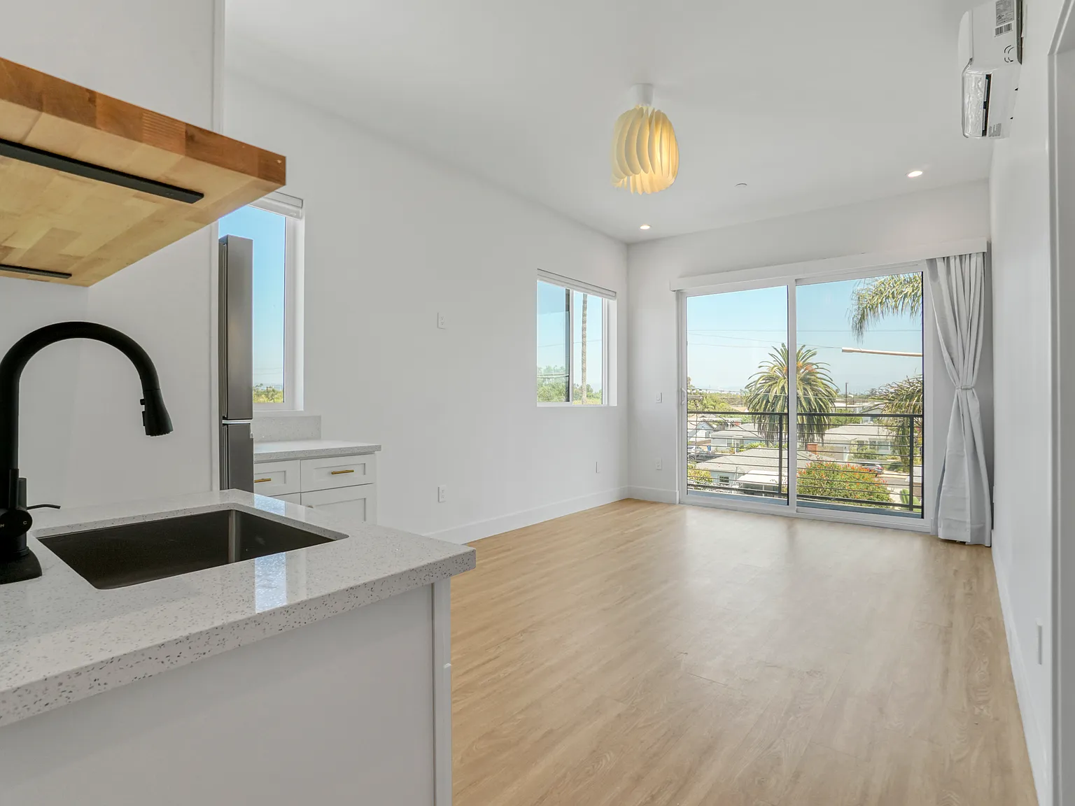 1 bed, 800 sqft, $2,200 — Photo 1