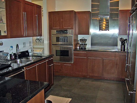 5th image of 3150 Jackson Ave #1