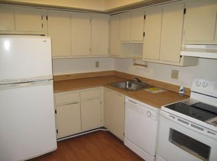 9632 S Belfort Cir #204, Fort Lauderdale, FL 33321