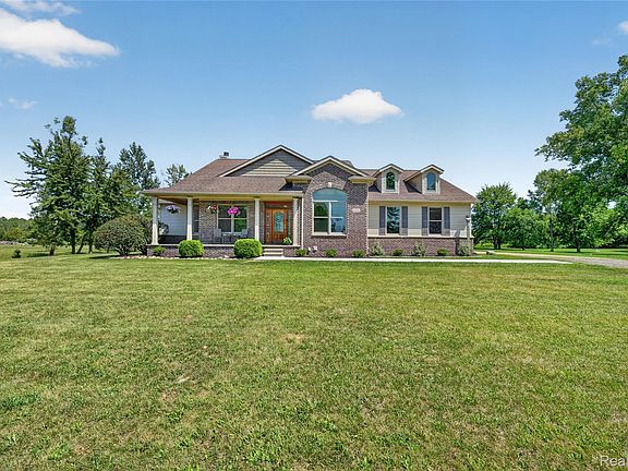 3rd image of 24775 Clark Rd