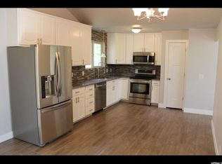 9031 S Waters Cir, Sandy, UT 84093