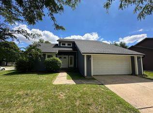 2075 Valley Creek Dr, Elgin, IL 60123