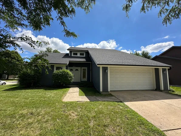 2075 Valley Creek Dr, Elgin, IL 60123