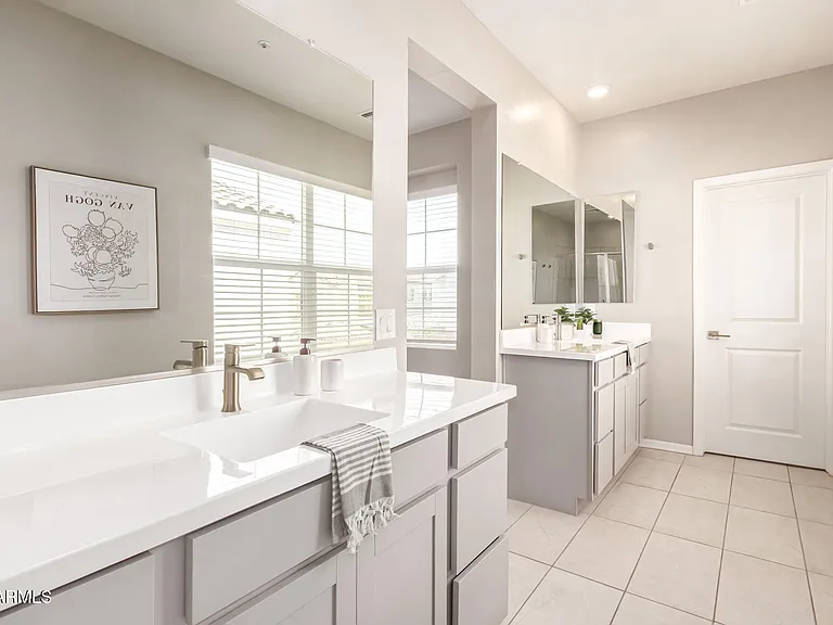 1535 E Dublin St — Photo 16