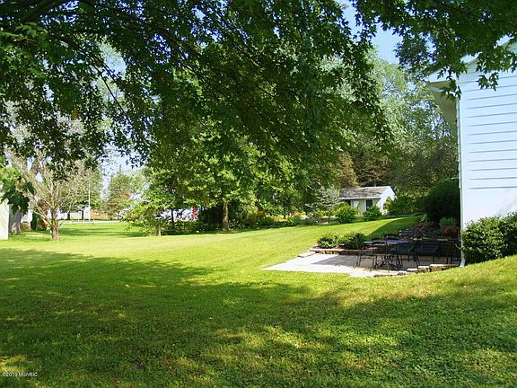 4th image of 1249 Hillcrest Dr