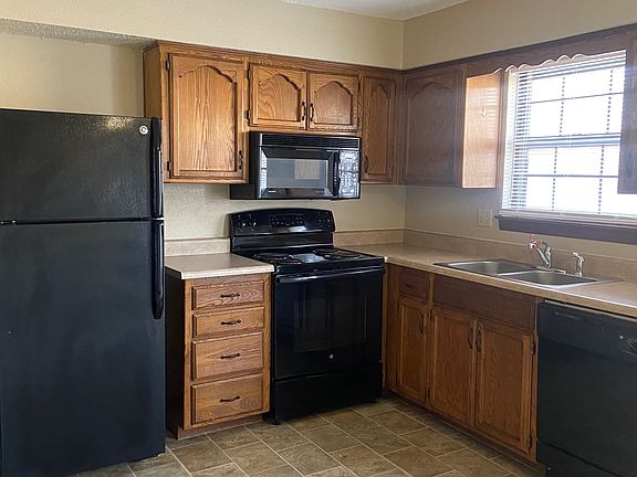 5th image of 527 NE Churchill St #1