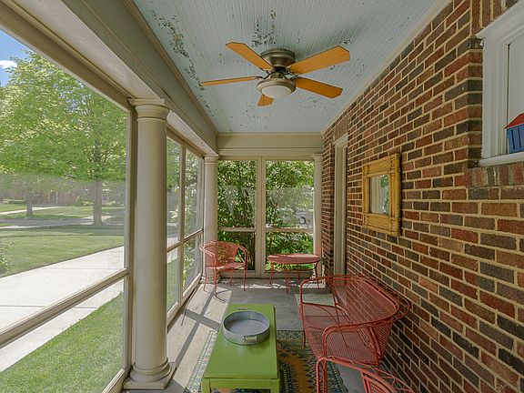 3rd image of 2422 Middlesex Dr