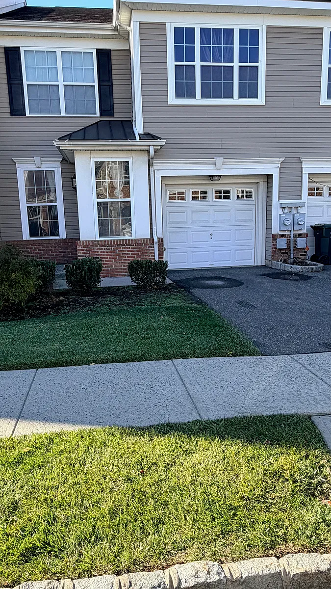 Front - 24 Vincent Behan Blvd #24