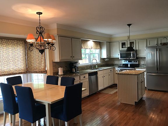 3rd image of 2620 Christopher Farms Dr