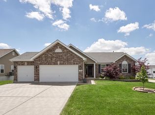 527 Sunshine Brook Dr, O'Fallon, MO 63366