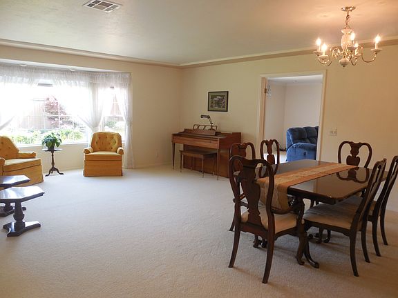 2nd image of 6913 Le Havre Way