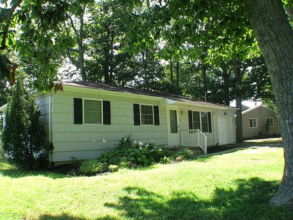 2nd image of 27 Oak Hill Dr