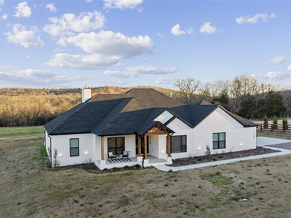 4th image of 21185 Silent Oak Dr