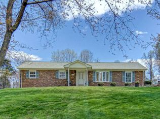 2765 Knob Hill Dr, Clemmons, NC 27012
