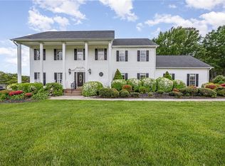 3908 Hickory Meadow Rd, Greensboro, NC 27406