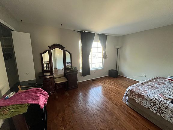 3rd image of 4430 Ernie Davis Cir