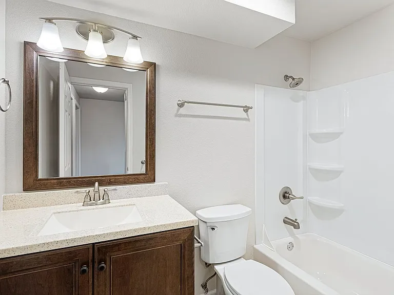 Bayshore Vista Apartments — Photo 12