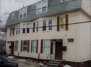 43 White Ct APT 2L, Clinton, MA 01510