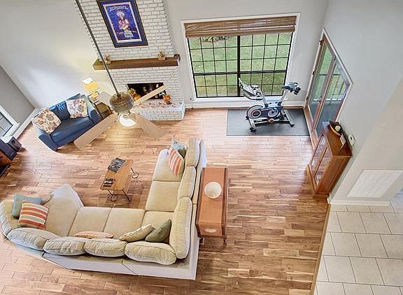 5th image of 302 Vine Ct