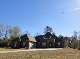 15 Parkside Dr, Ellisville, MS 39437