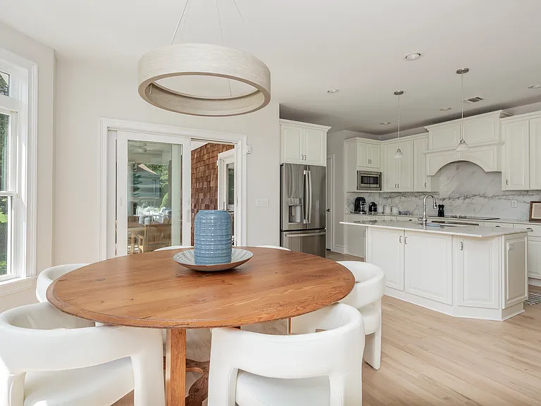 360 Canoe Place Rd — Photo 14