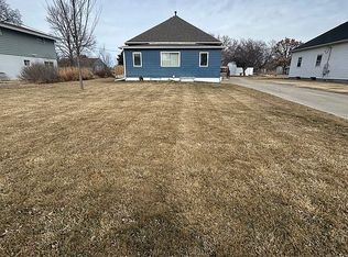 662 Cedar St, Arapahoe, NE 68922