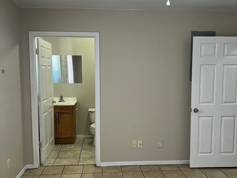 113 W Corona Rd #2 — Photo 9
