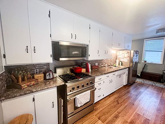 2nd image of 1703 Fillmore St NE Unit 1