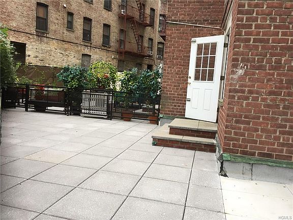 2nd image of 91 E Van Cortlandt Ave #2A
