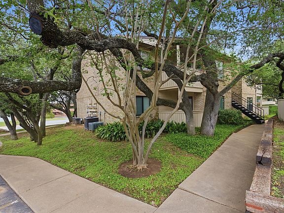 3rd image of 8210 Bent Tree Rd APT 235