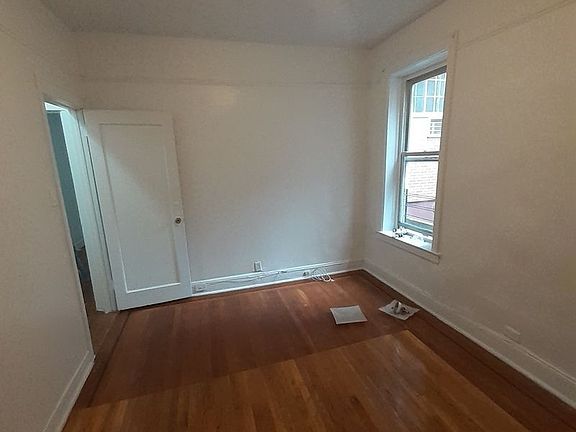 4th image of 43-35 42nd St #D1