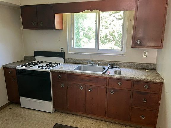 4th image of 42 Grace St