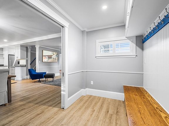 5th image of 8 Granite St