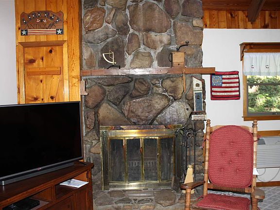 5th image of 971 Mountain Trail Dr