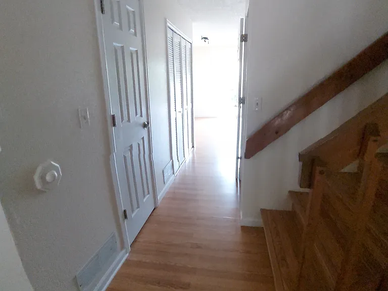 2662 E Nichols Cir — Photo 5