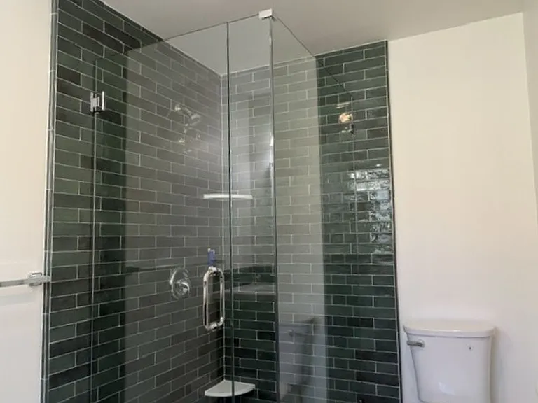 430 S Bayview Ave — Photo 10