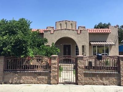 1433 E 74th St, Los Angeles, CA, 90001