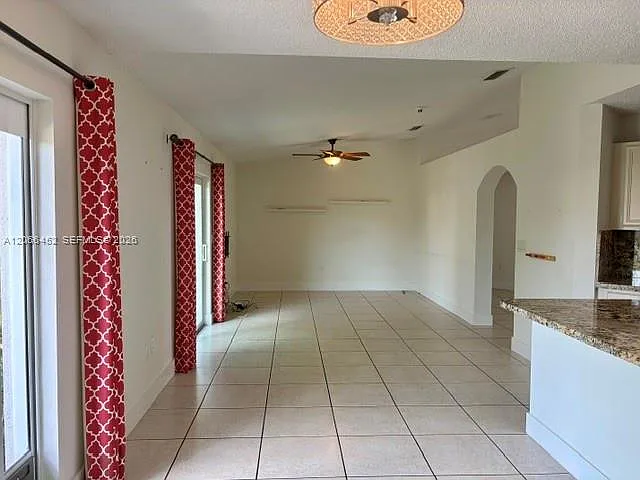 16850 Crestview Ln — Photo 40