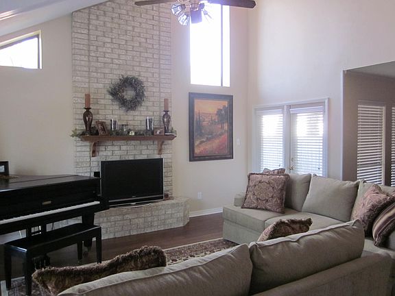 2nd image of 534 Northpark Dr