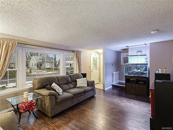 2nd image of 1795 Parker Blvd