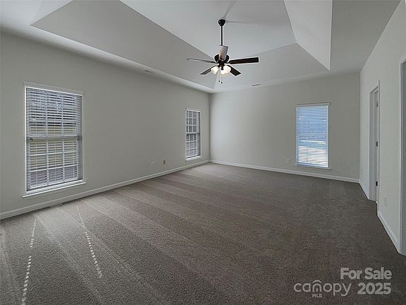 5th image of 235 Glenville Dr
