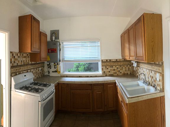 4th image of 2474 Glencoe Ave #2