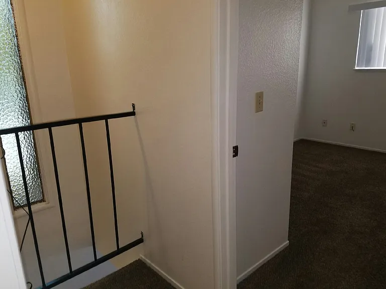 1078 Franklin Ave — Photo 51