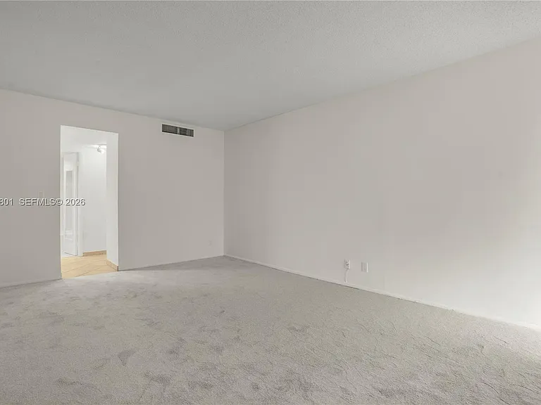 20500 W Country Club Dr #607 — Photo 15