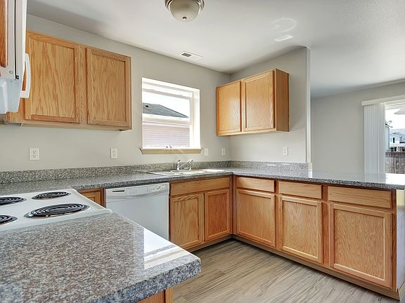 5th image of 205 Lane Blvd NE