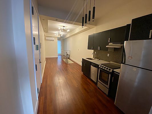 2nd image of 246 Stanhope St #1G