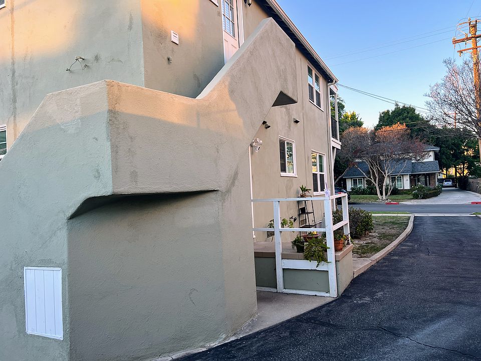1st image of 14 Palmetto Dr