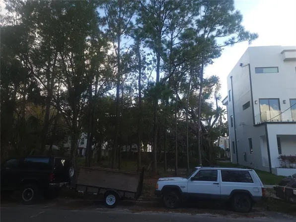 2318 W North B St #4, Tampa, FL 33609