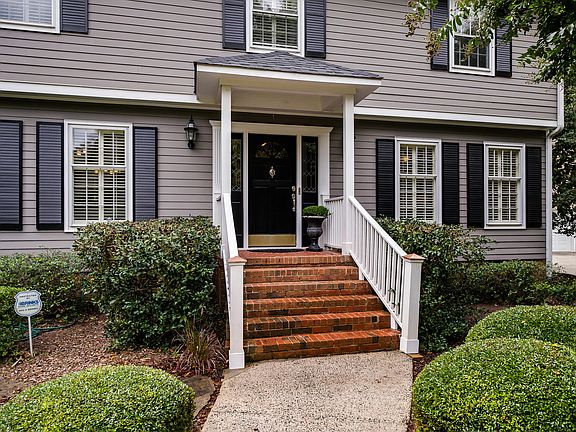 2nd image of 4924 Crooked Oak Ln